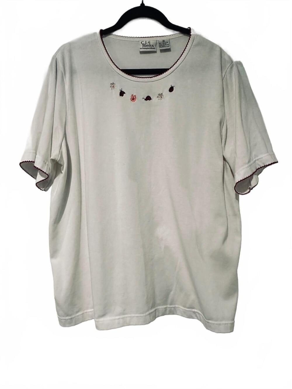 CJ Banks white embroidered T-shirt